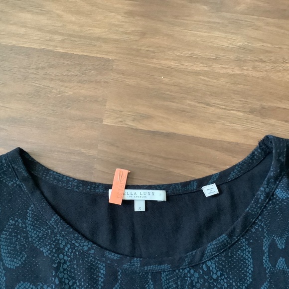 Bella Luxx Los Angeles short sleeves Tshirt blouse - Picture 3 of 8